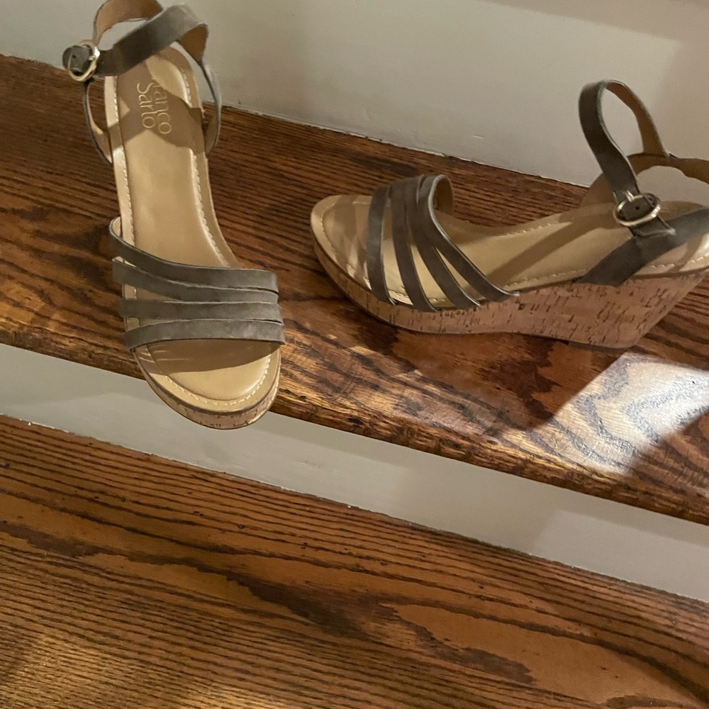 Size 9 Franco Sarto grayish green suede Wedge Sandals